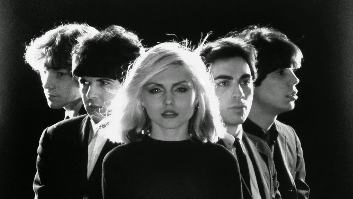 To koniec Blondie? Debbie Harry pozbywa się strojów scenicznych