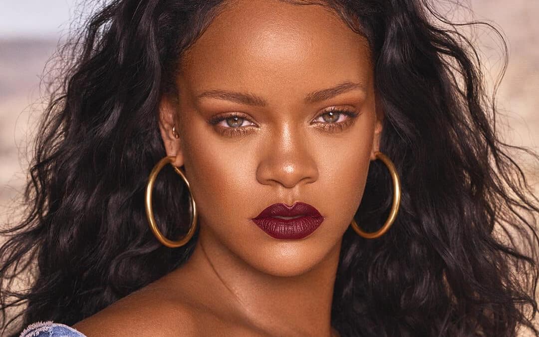 Rihanna wraca po latach z tanecznym singlem do „Smerfów”. Posłuchaj!