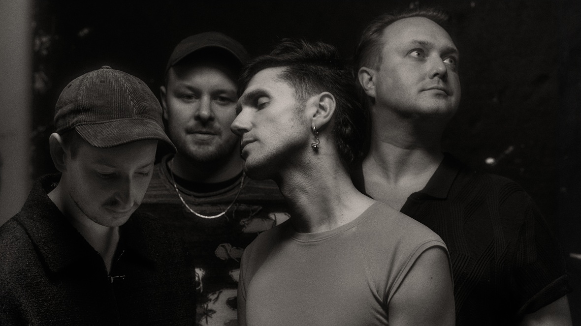 Low Island zapowiedział koncert w Polsce [DATA, BILETY]