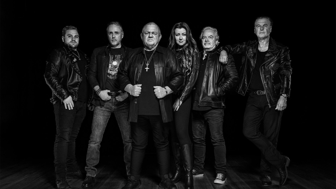 Legendarny niemiecki wokalista singlem zwiastuje album swojego zespołu [WIDEO]