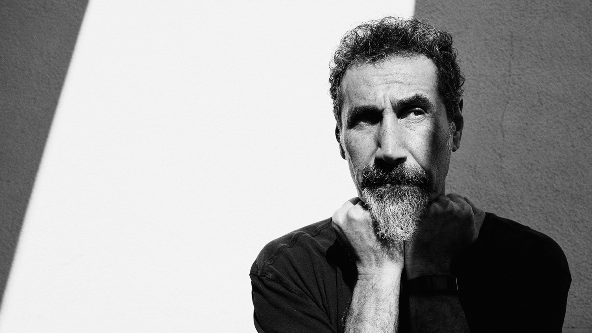 Serj Tankian opublikował niezwykłą przeróbkę utworu Chrisa de Burgha [WIDEO]