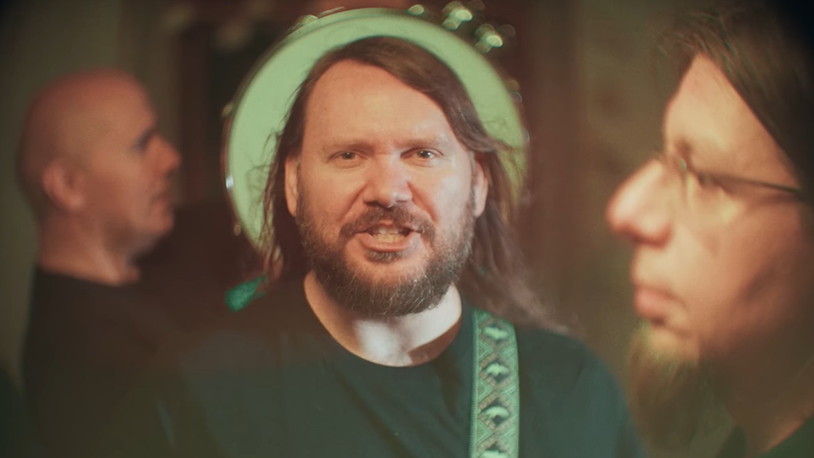 Zenek Grabowski przypomniał wielki przebój Czesława Śpiewa w mocnej wersji [WIDEO]