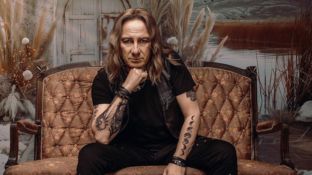 Grzegorz Kupczyk w zaskakującej interpretacji przeboju Iron Maiden [WIDEO]