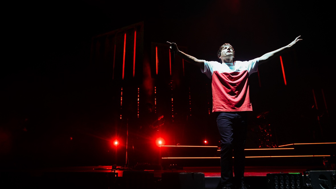 Louis Tomlinson zdradza, jak tropikalna podróż wpłynęła na jego nowy album