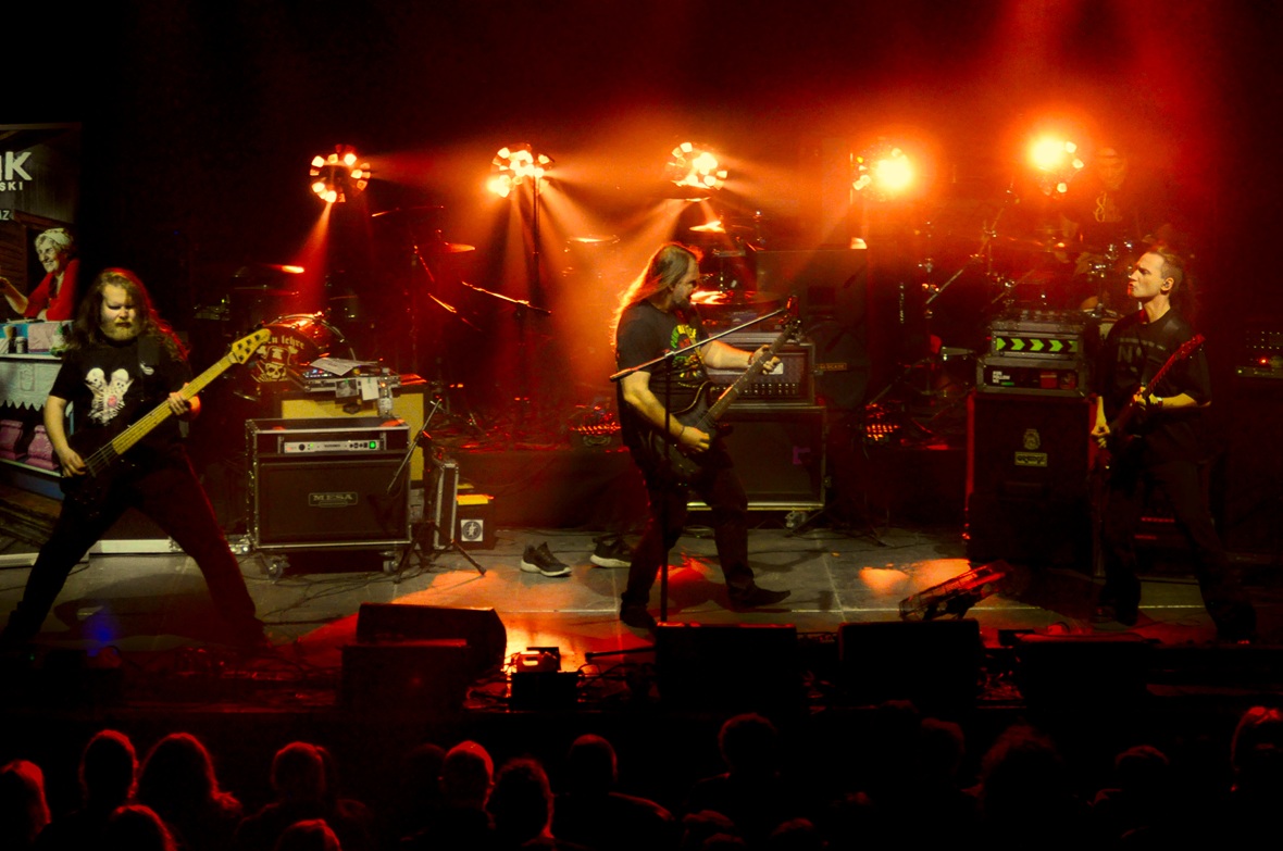 Punk rock wiecznie żywy! KSU, Farben Lehre i inni podbili Warszawę [GALERIA]